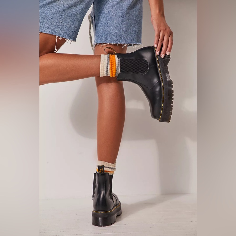 Dr. Martens 2976 Quad Chelsea Boots